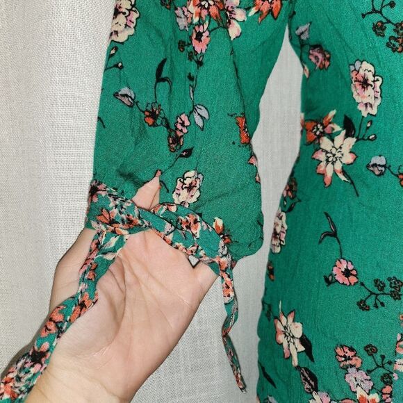 Fig and Flower Green Gold Bishop Sleeve Sundress - Picture 2 of 6